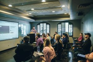 سخنرانی در کلاس